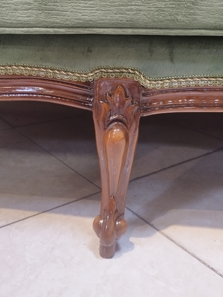 تصویر کاناپه چستر کویین فرانسوی