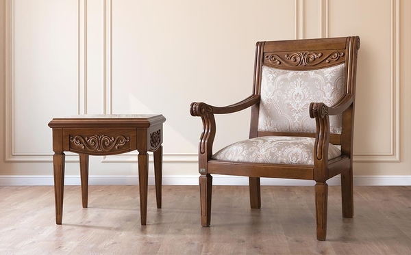 another image of Queen Ann sofa set