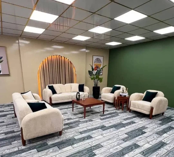 تصویر کاناپه سه نفره پاندا