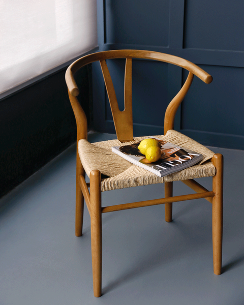 تصویر صندلی Wishbone وگنر کف کنف